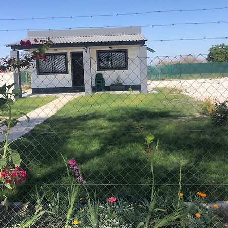 F2 Farmhouse Omuthiya Luaran gambar